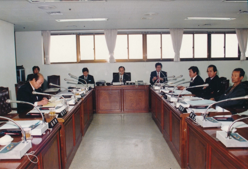 1994.11.23. 예산결산특별위원회 회의(소회의실) 첨부파일