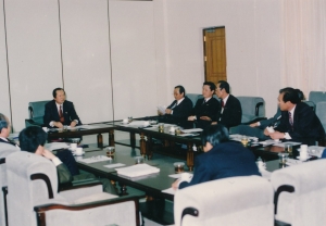 1994.2.7. 시의회 국제공항유치특의와 간담회 개최(시의회 휴게실) 3번째 파일