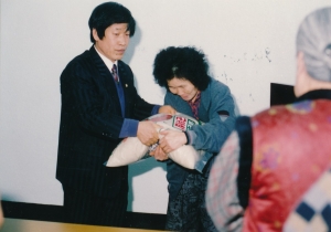 1994.2.2. 천성조의원 의정보고회 개최(신천2동 세마을금고회의실) 3번째 파일