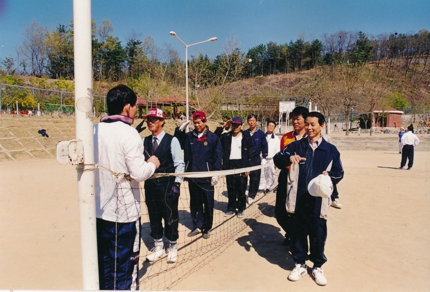 2001.4.14. 동부서-의원 친선 족구대회(봉무레포츠) 첨부파일