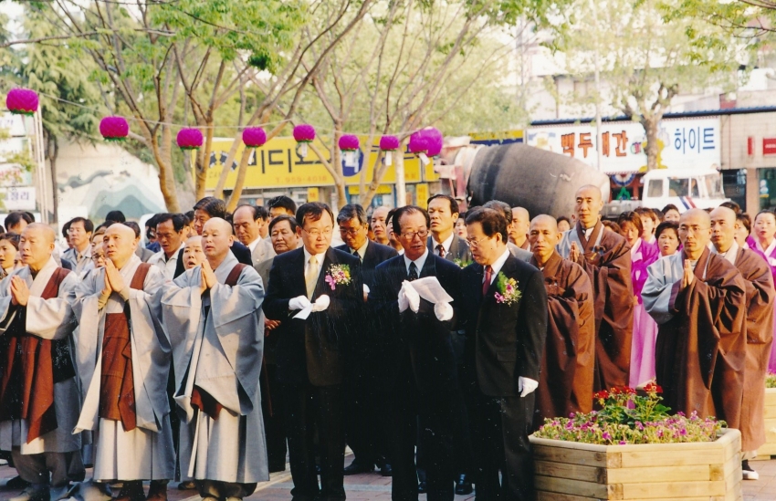 2001.4.25. 부처님오신날 맞이 일심회 점등식 첨부파일