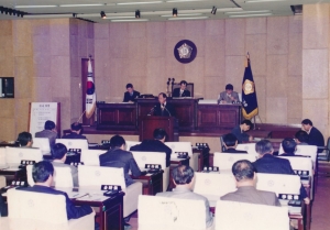 1996.12.19. 제49회 정기회 4차 본회의(본회의장) 첨부파일