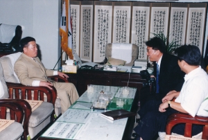 1998.8.27. 서울신문 의장 인터뷰 첨부파일