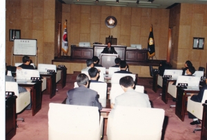 1999.6.15. 의원 간담회 개최(본회의장) 첨부파일