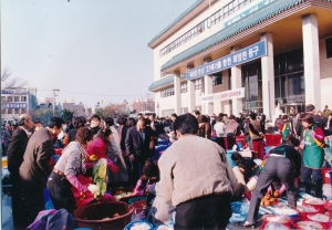 1999.12.1.~2000.2.29. 사랑의 쌀뒤주 김치독 운동(동구의회 의원23명 참석) 첨부파일