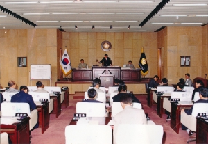 2000.6.20.~7.6. 제89회 정례회 제1차 본회의 개최 첨부파일