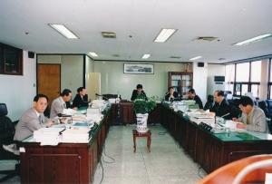 2000.10.12. 사회산업위원회 활동 조례안 심사(상임위원실) 첨부파일