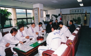 2001.5.21. 카누선수단 내방(의장실) 첨부파일