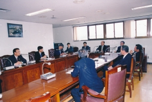 2001.7.2. 예산결산특별위원회 개최(소회의실) 첨부파일