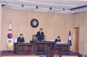 2002.1.18. 제106회 임시회 제1차 본회의(본회의장) 첨부파일