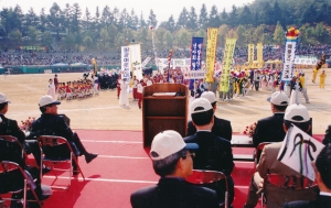 2002.10.17. 제24회 경로체육대회 입장식 모습 첨부파일