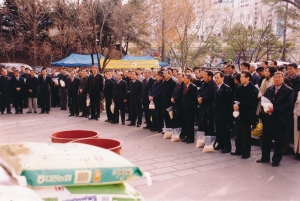 2003.12.9. 사랑의 쌀뒤주 김칫독운동 행사(구청 열린마당) 첨부파일