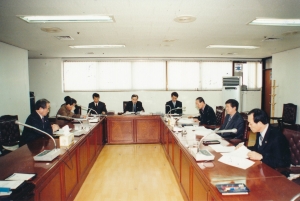 2004.3.12. 국외여행심의위원회(소회의실) 첨부파일