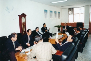 2004.5.14. 의정동우회 이사회 회의(의정동우회 사무실) 첨부파일