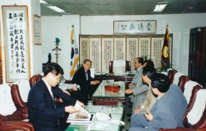2004.5.24. 대구광역시 노래연습장업 협회장 내방(의장실) 첨부파일