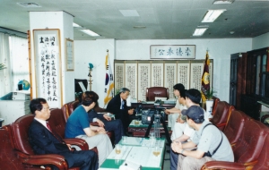 2004.6.16. 진주MBC 내방 인터뷰 위폭피해자조례제정 배경설명(의장실) 첨부파일
