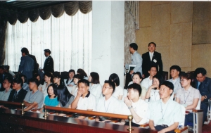 2004.6.14. 신규수습직원 의회 견학(본회의장) 첨부파일