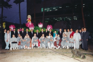 2005.4.29. 부처님오시는날 연등 점등식 기념촬영(열린마당) 첨부파일
