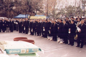2003-12-09 사랑의 쌀뒤주 김칫독운동 행사 첨부파일