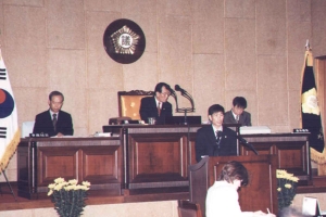 2004-10-16 제137회 임시회 2차본회의 첨부파일