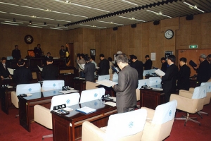 2005-04-11 일본역사 왜곡을 규탄하는 결의 첨부파일