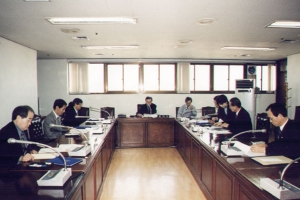 2002-10-25 공무국외여행 심의위원회 개최 첨부파일