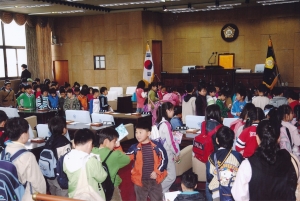 2007.4.13. 신천초 아빠직장 체험하기(본회의장) 첨부파일