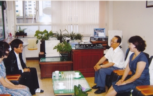 2007.8.30. 어린이 모의국회 지원 및 격려방문(강동초 교장실) 첨부파일