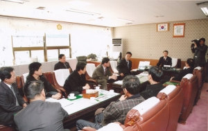 2008.2.28. 신평동~용계동간 마을진입도로 건설관련 주민간담회(부의장실) 첨부파일