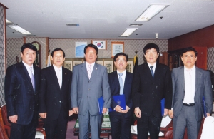 2009.5.21. 결산검사위원 위촉장 수여(의장실) 첨부파일